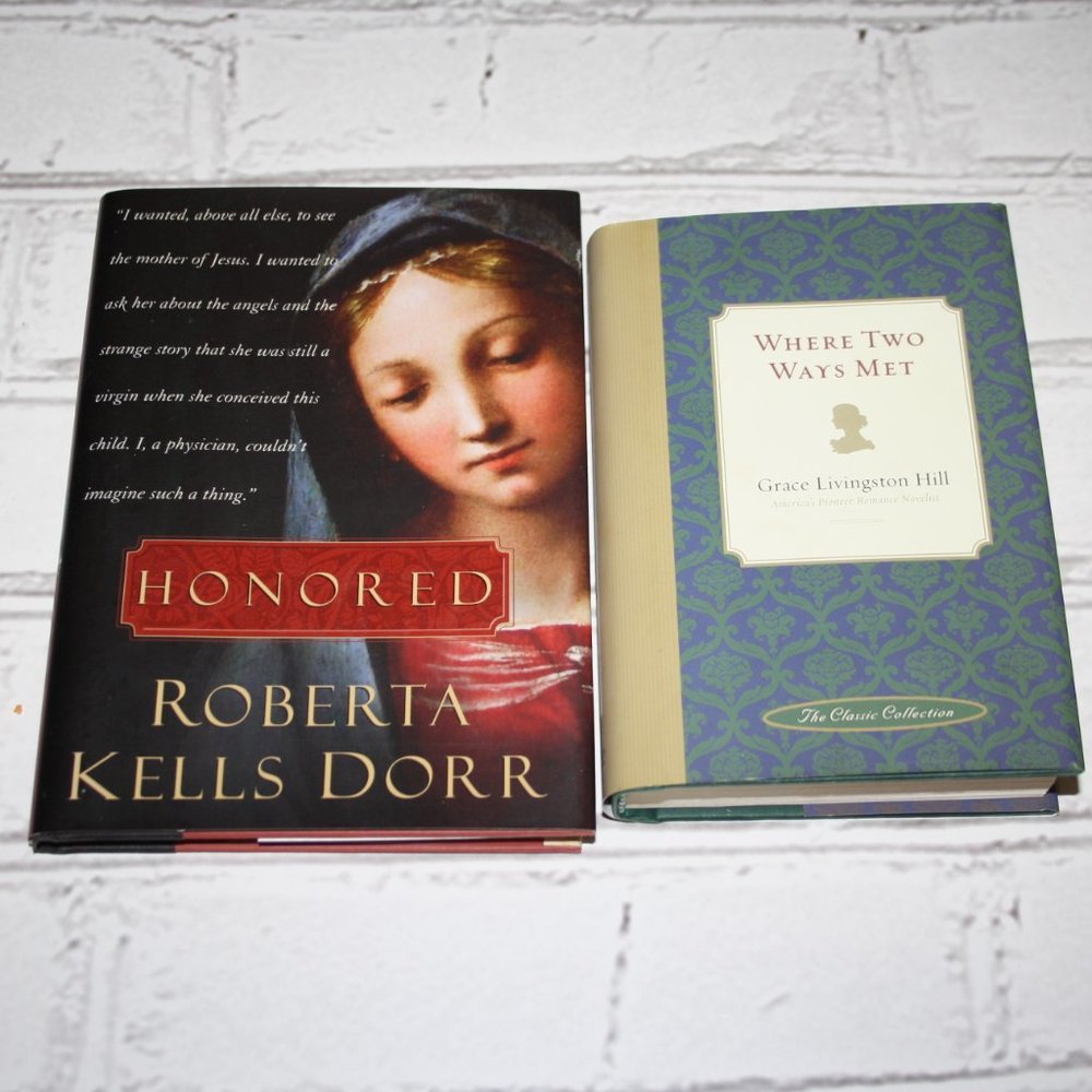 Lot of 2 books Where two ways met - Honored (bk)